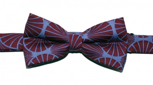 Mucha gotowa bowstyle Owoc granatu bowstyle
