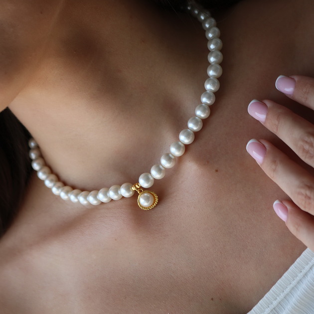 złote naszyjniki Naszyjnik z pereł 8mm z ozdobną muszlą i perłą- srebro 925 pozłacane
