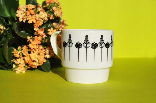 kubki Kubek z illustracją w japońskim kwiatów, elegancki
