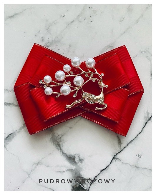 broszki Brosza z Reniferem, kryształkami i perłami New