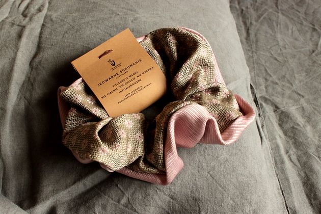 Jedwabne DUŻE dwustronne SCRUNCHIE Upcykling VENUSS concept store