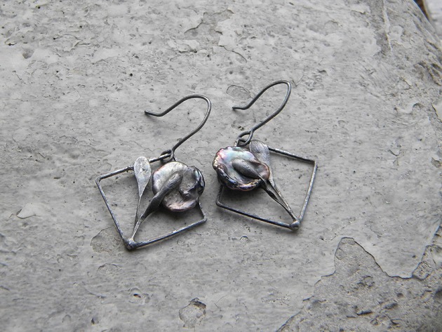 kolczyki wire wrapping Fioletowe perły  -  kwiaty   -  kolczyki