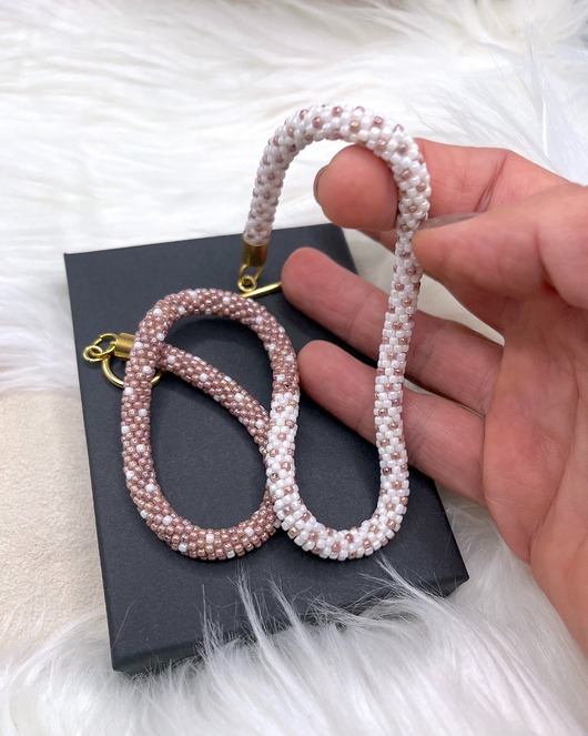 korale Naszyjnik ze Szklanych Koralików