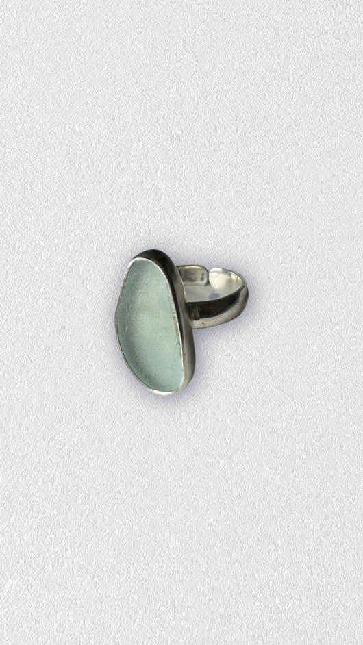 pierścionki srebrne Srebrny pierścionek regulowany ze szkłem morskim