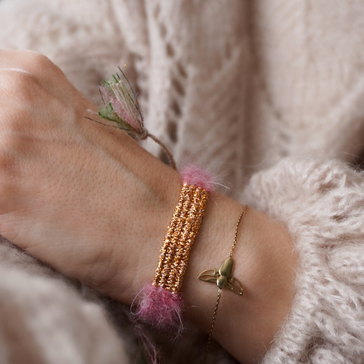 bransoletki na sznurku Bransoletka z włóczki, z błyszczącym środkiem i haftem