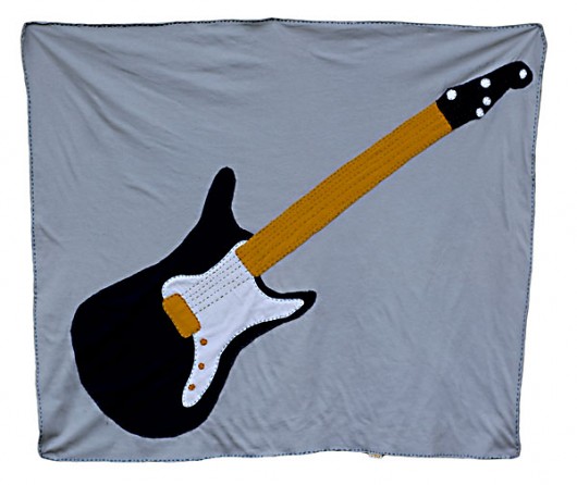 Kocyk z gitarą patkas
