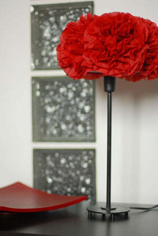 Lampka nocna czerwona Pompon Design