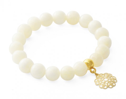 Cream jade with flower pendant. Lavoga