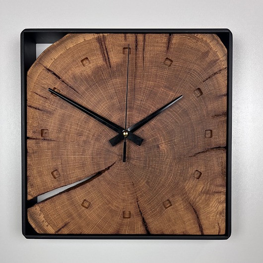 zegary Zegar ścienny z litego dębu w stalowej ramie