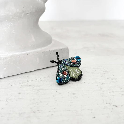 broszki Broszka BZYK 36 ręcznie haftowana przypinka owady koraliki