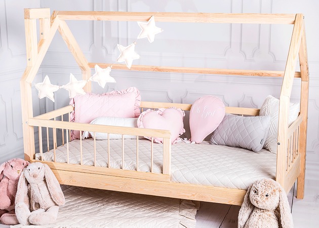 meble do pokoju dziecka Łóżko domek 80x160 z barierkami Komin Gratis