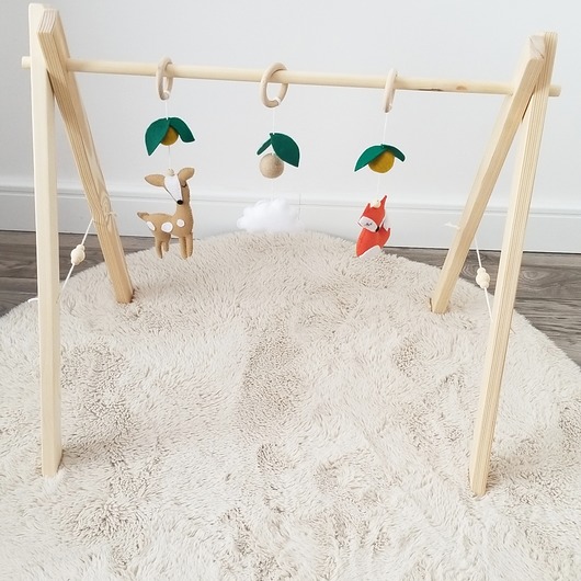 gry edukacyjne dla dzieci Stojak edukacyjny Baby Gym + 3x zawieszki