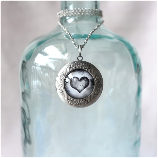 wisiory medalion z sercem