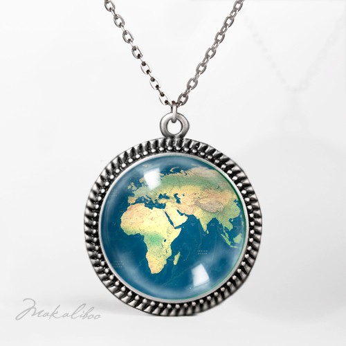 Around the Real World -  medalion silver  Makaliboo