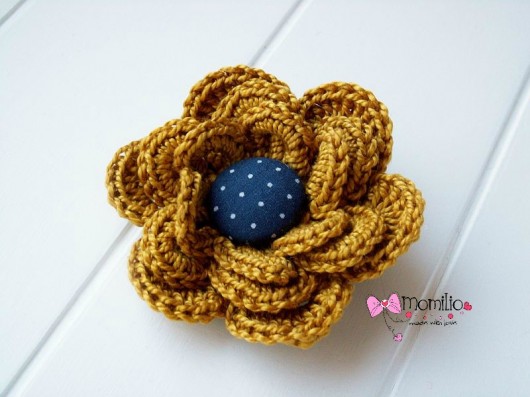 flower brooch Momilio