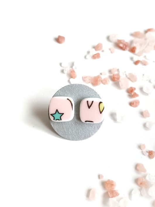 kolczyki ceramiczne Kolczyki ceramiczne w różowe wzory