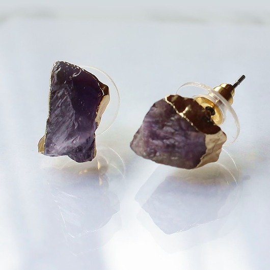 kolczyki pozłacane Ametyst surowy kolczyki pozłacane asymetryczne