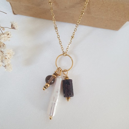 naszyjniki - inne Łańcuszek z perłą i granatem