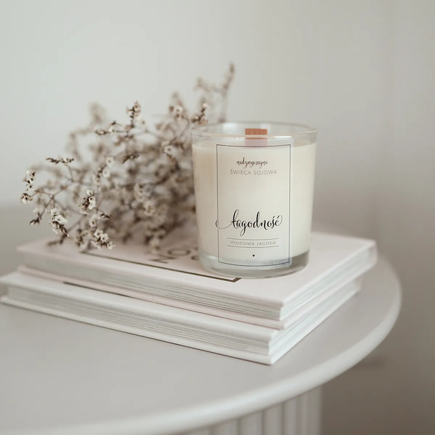 świeczniki i świece Świeca sojowa w szklance 180 ml - Łagodność MIODOWA JAGODA