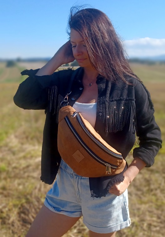 saszetka nerka Maxi nerka damska z brązowego nubuku Canyon