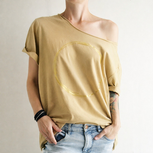 t-shirt damskie Złote koło na ciemnopiaskowym Oversize