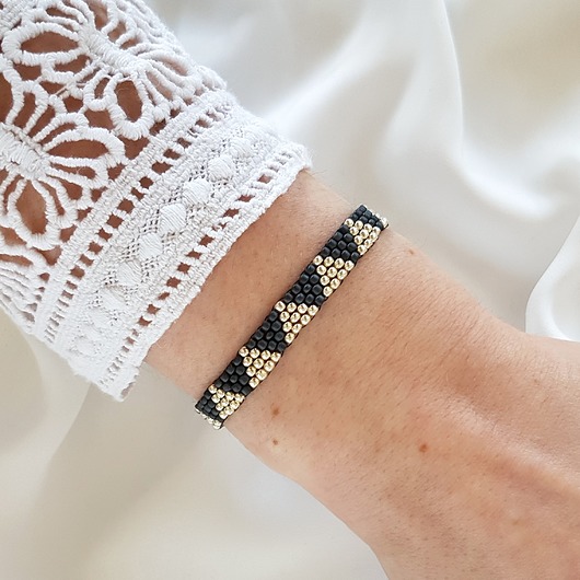 Bransoletka trójkąty szaro-srebrne LEI handmade 