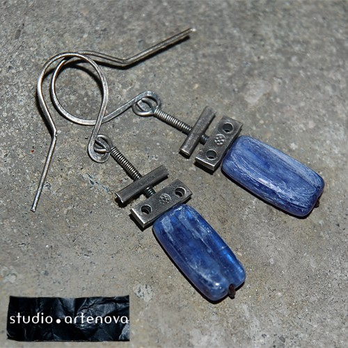 kyanit w jeansach * ki 00056 studio artenova