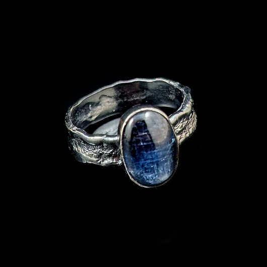 pierścionki srebrne Pierścionek pod osłoną nocy- kyanit