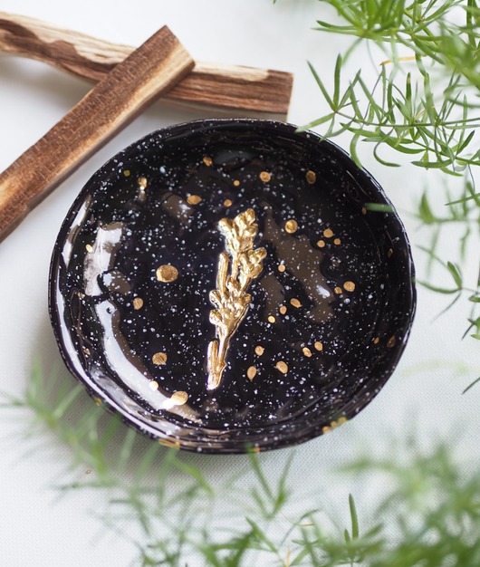 pojemniki na biżuterię Spodek na biżuterię lub palo santo