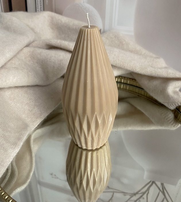 świeczniki i świece Świeca ekologiczna sojowa dekoracyjna "Grusha" 137x65mm