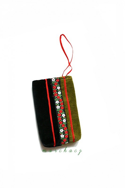 Etui_folk_czerwone Manufaktura broszki