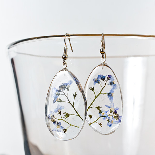 Kolczyki z niezapominajkami w żywicy So Jewelry