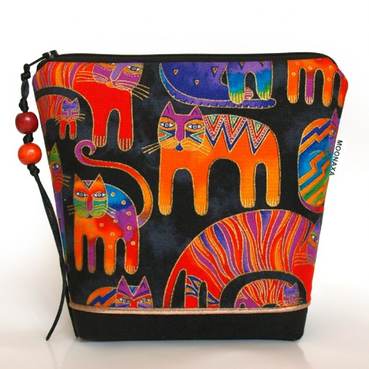 kosmetyczki kosmetyczka - złocone koty Laurel Burch - czarna
