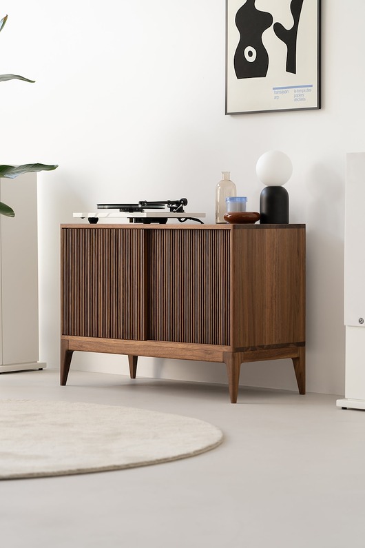 komody i szafki TONN 101 - szafka pod gramofon, lite drewno orzechowe