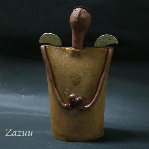 Anioł z sercem na dłoni zazuu