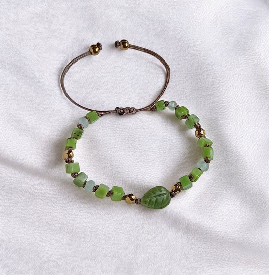 bransoletki z kamieni naturalnych ZDROWIE i DŁUGOWIECZNOŚĆ - nefryt - liściasta bransoletka