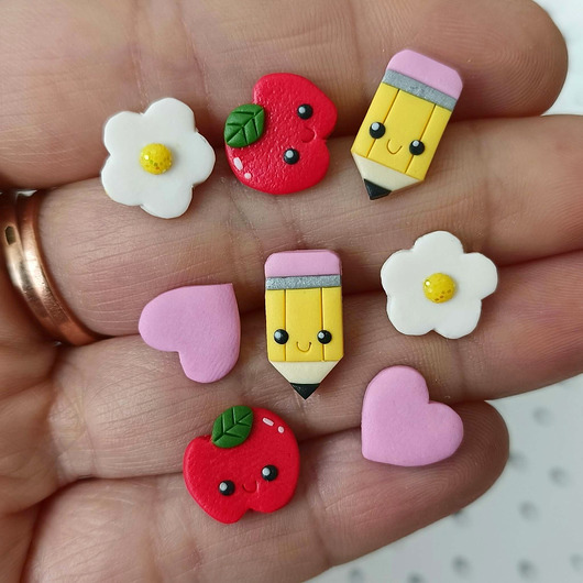 kolczyki z masy plastycznej Kolczyki Stokrotka Ołówek Jabłko Serduszko