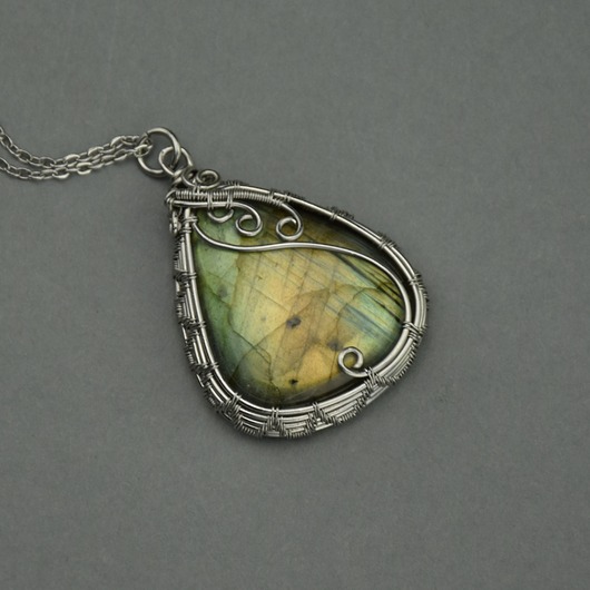 wisiory Wisiorek kolorowy labradoryt wire wrapping