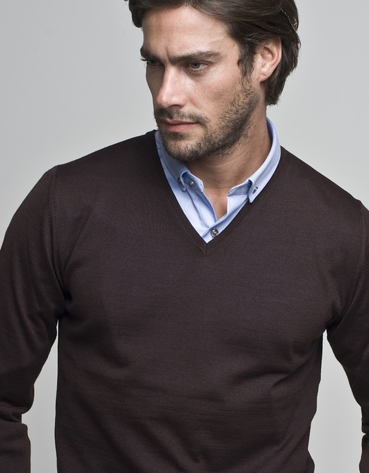 Sweter corte v-neck bordo BORGIO