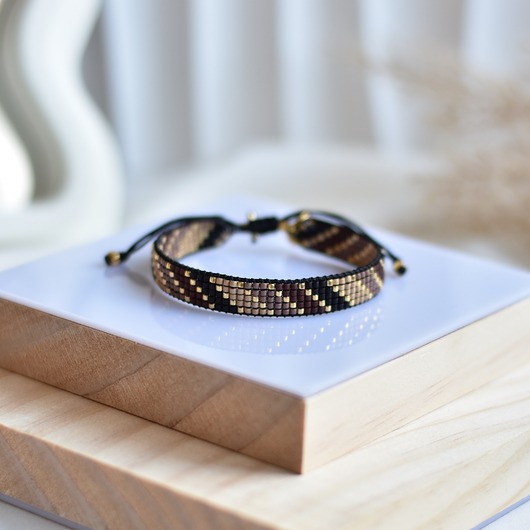 bransoletki na sznurku Tkaną bransoletka