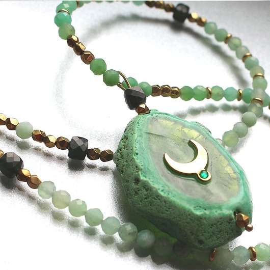 wisiory Unikat! Agat z księżycem, nefryt, tsaworyt