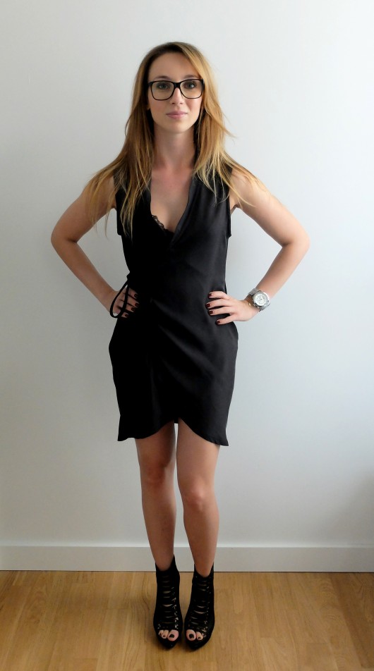 Envelope dress - czarna kopertowa sukienka Lord and Spike