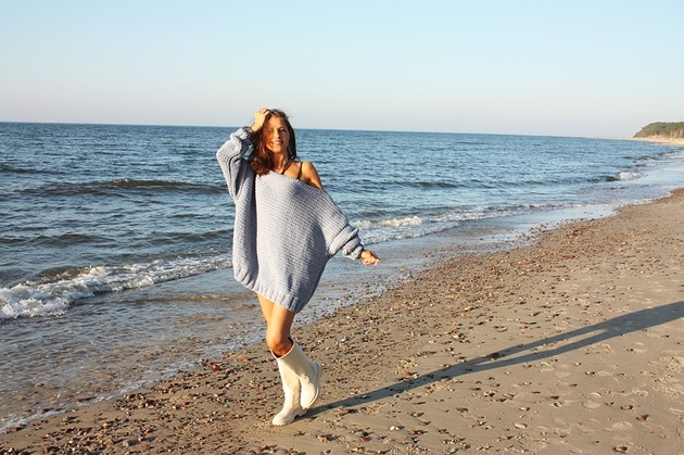 swetry damskie  Sweter handmade oversize  baby blue z wełną