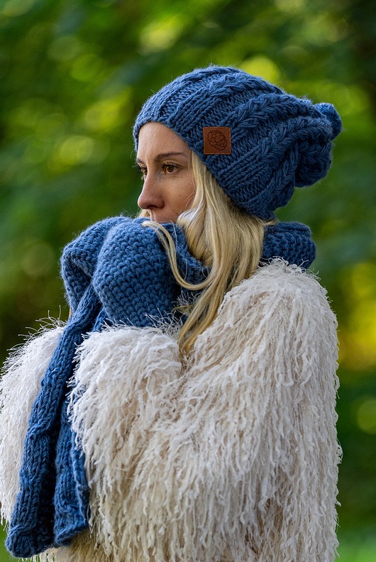 czapki damskie Czapka MERINO Smile Ciemny niebieski+ podszewka JEDWAB