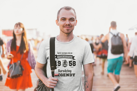 T-shirt męski biały - ŻYCIE ZACZYNA SIĘ PO 60 AllbagAllprints