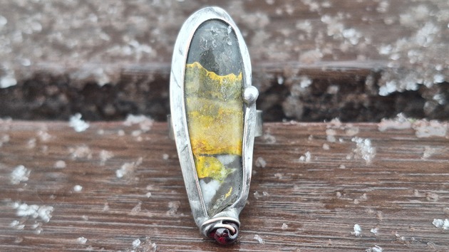 pierścionki - różne Trzmiel - pierścionek regulowany