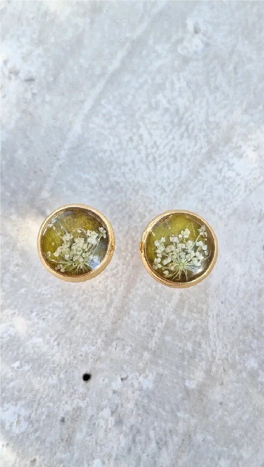 kolczyki z żywicy Kolczyki z kwiatami dzikiej marchwi