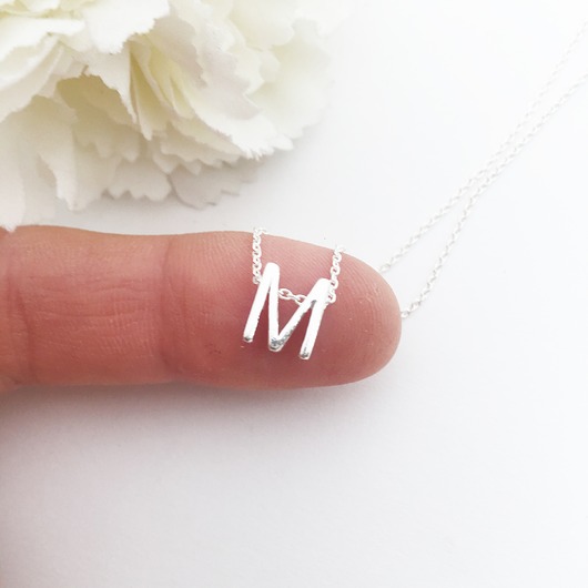 złote naszyjniki Zawieszka literka M, monogram