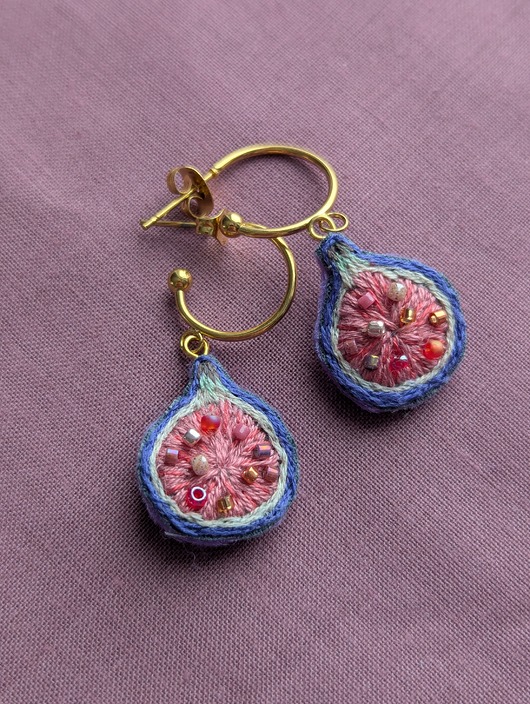 kolczyki - inne Ręcznie haftowane kolczyki figi