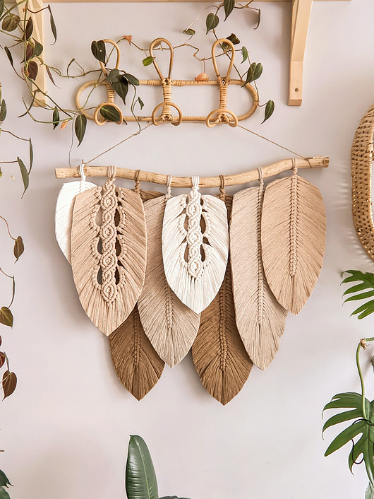 makramy Beżowa dekoracja na ścianę w stylu boho / skandynawskim, plecione liście
